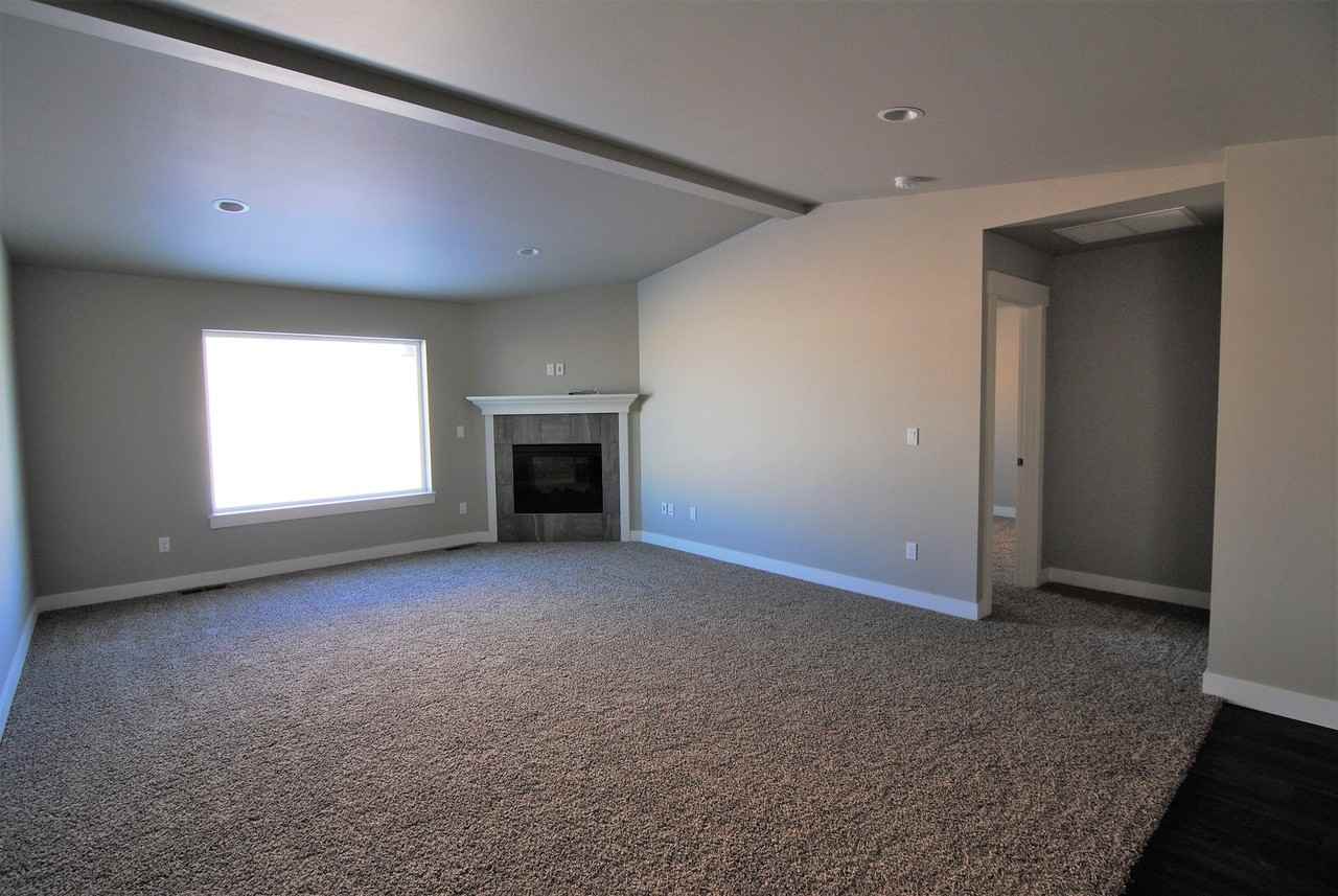 2285 2nd St Se - Photo 5 of 16