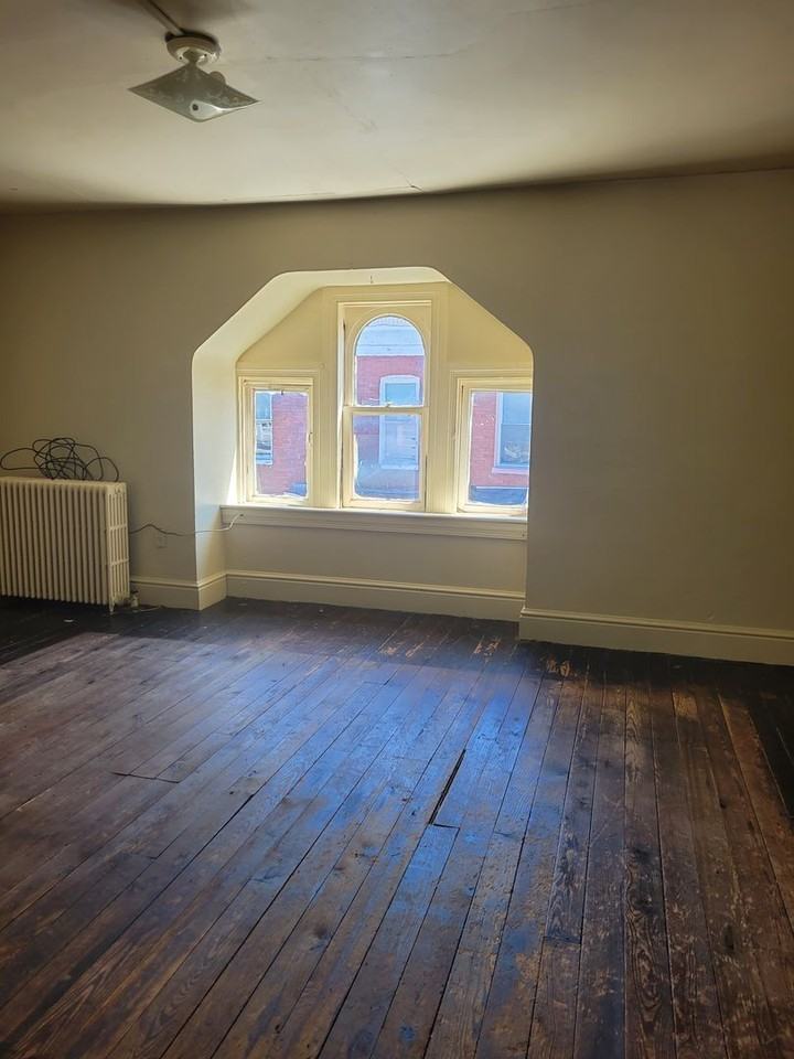 28 S Hartley St - Photo 4 of 16