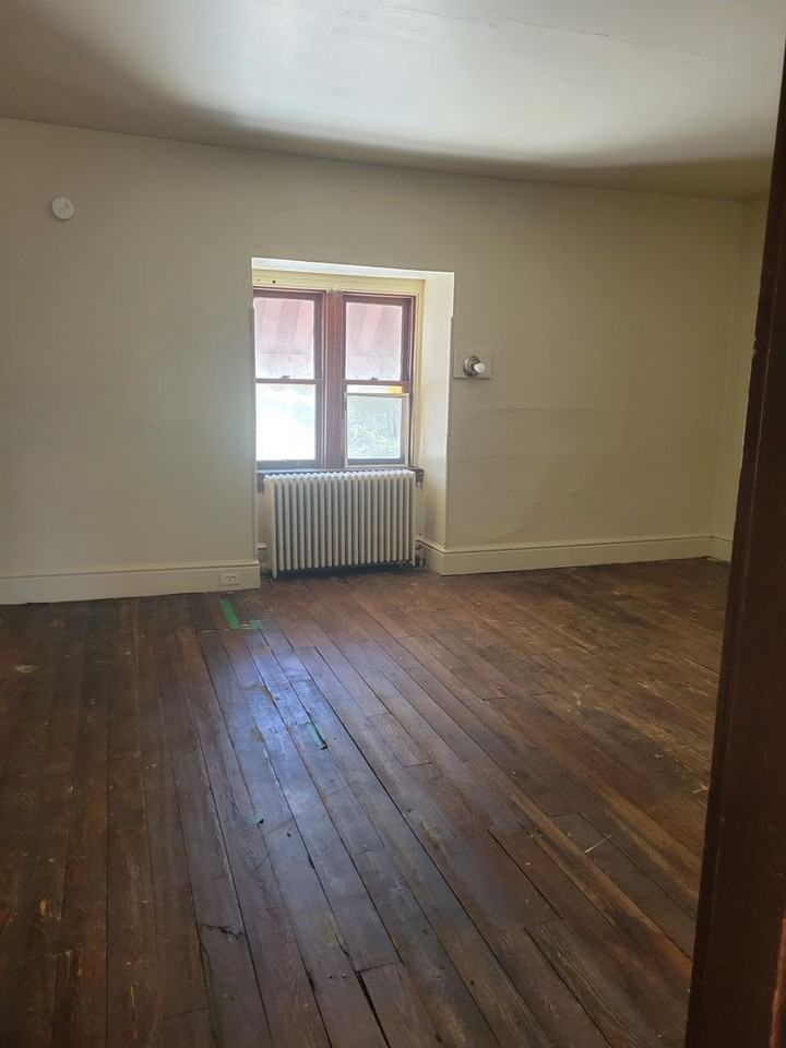 28 S Hartley St - Photo 5 of 16