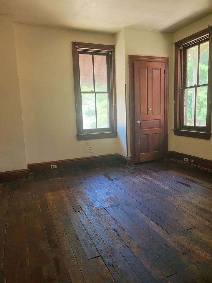 28 S Hartley St - Photo 7 of 13