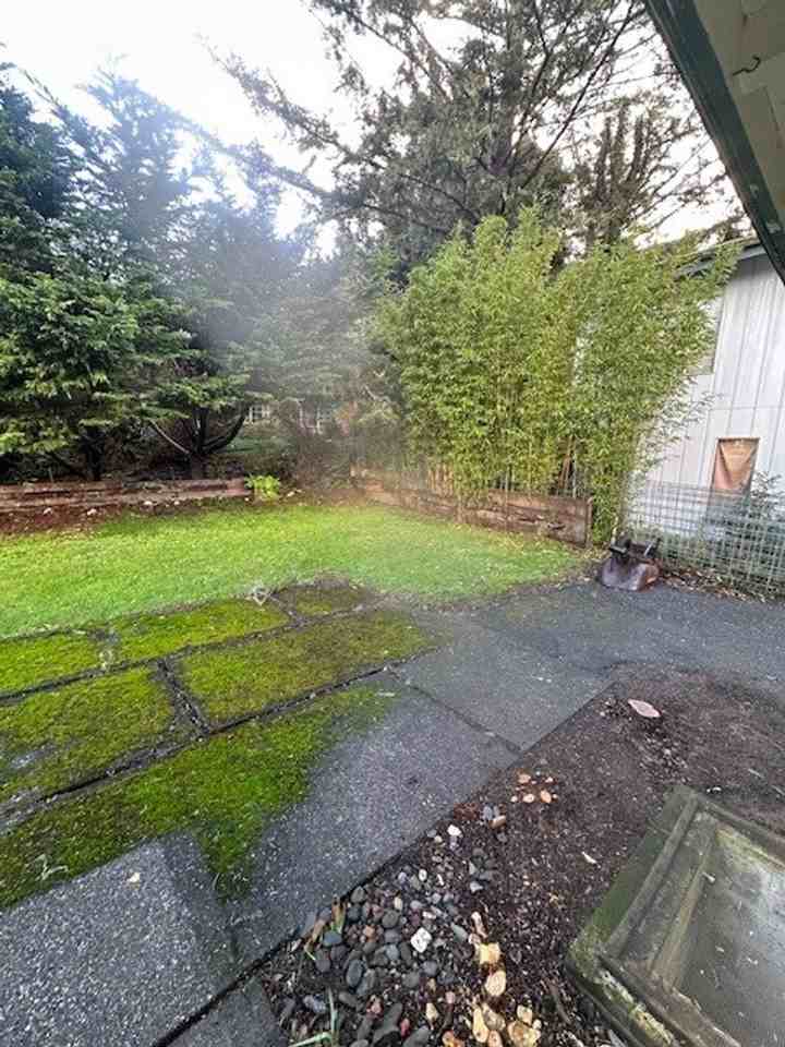 29287 Wallace St - Photo 2 of 12