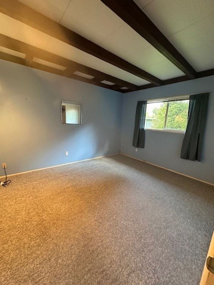 29287 Wallace St - Photo 7 of 12