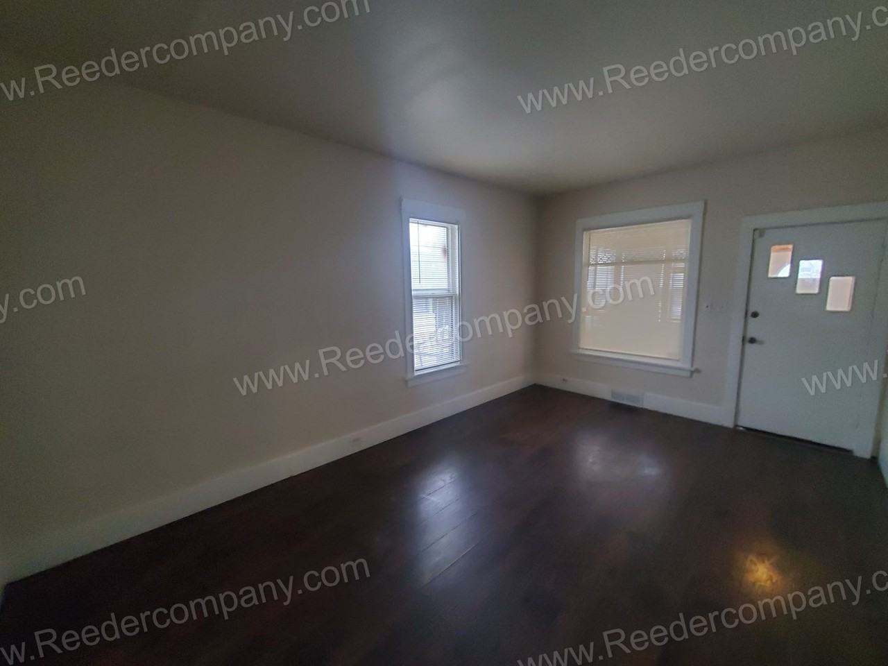 6438 Jefferson Ave - Photo 3 of 12