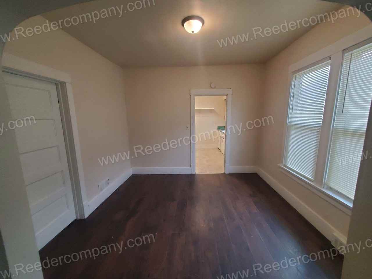 6438 Jefferson Ave - Photo 4 of 12