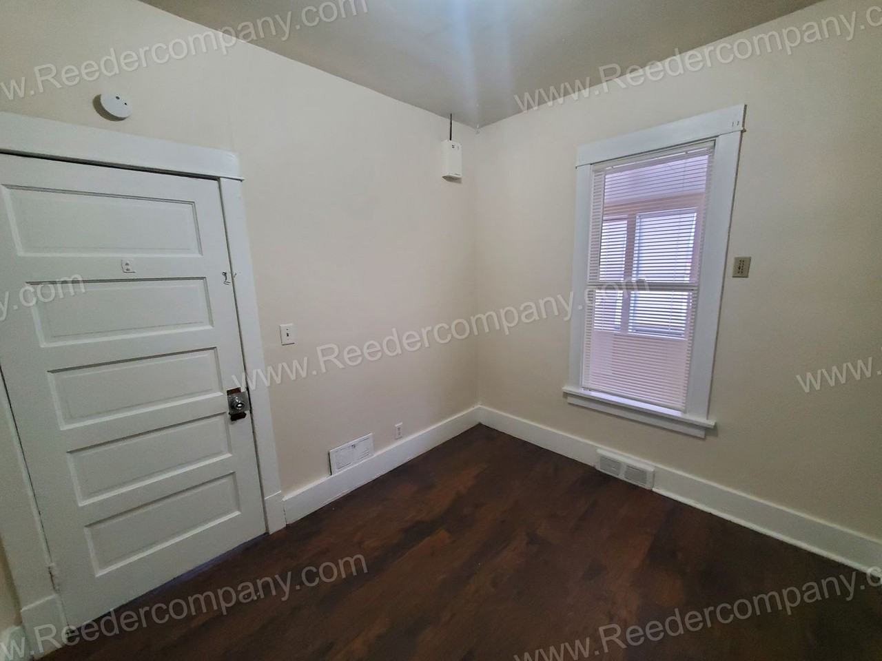 6438 Jefferson Ave - Photo 6 of 12