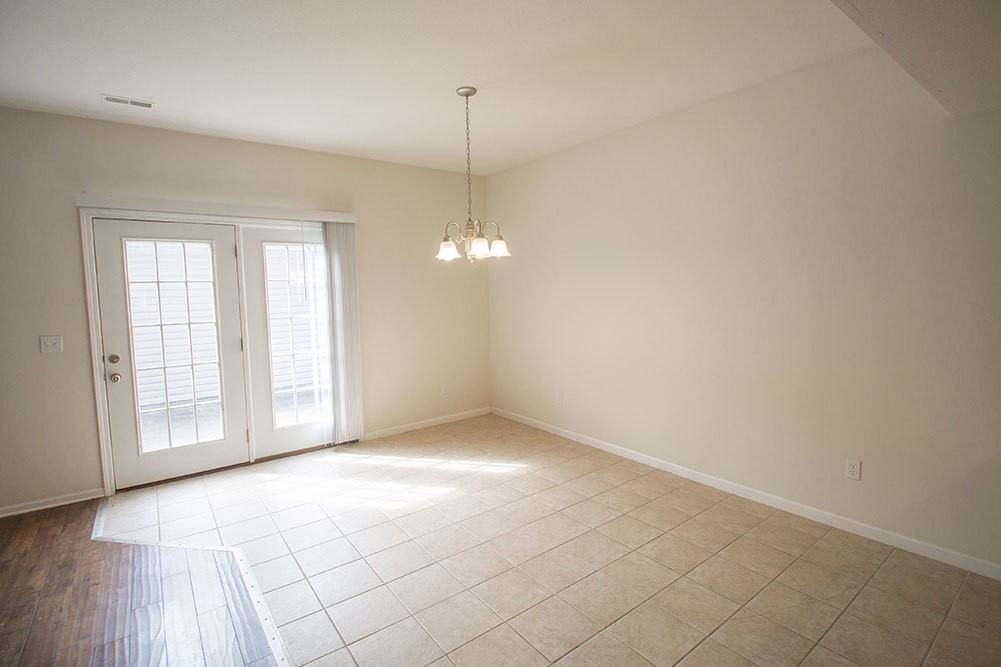 1930 Center St - Photo 6 of 44