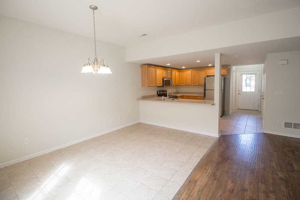 1930 Center St - Photo 7 of 44