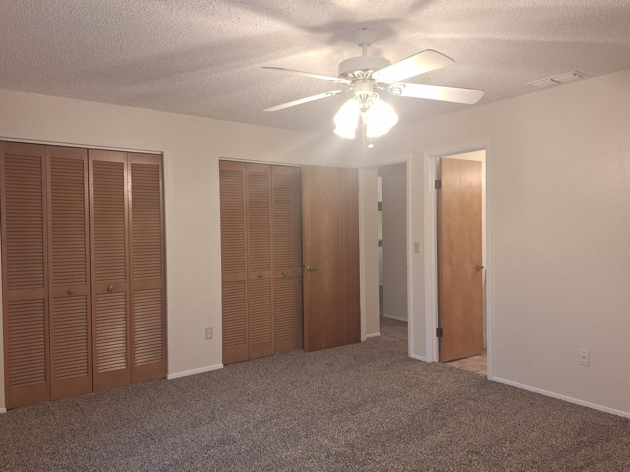 423 Falcon Ave - Photo 5 of 12