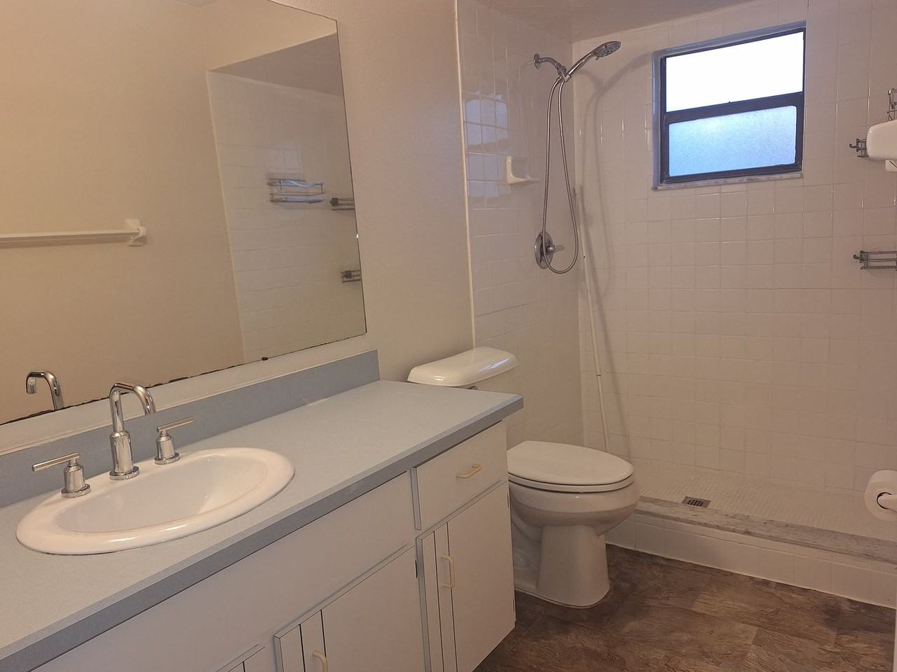 423 Falcon Ave - Photo 6 of 12