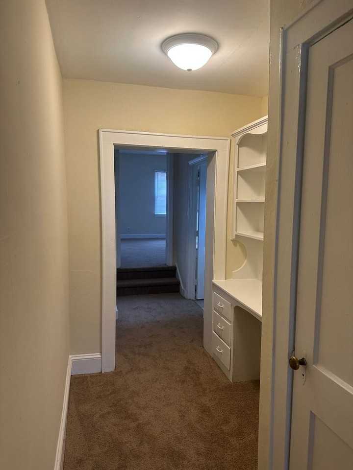 2905 Ne Gilmer Ave - Photo 5 of 9