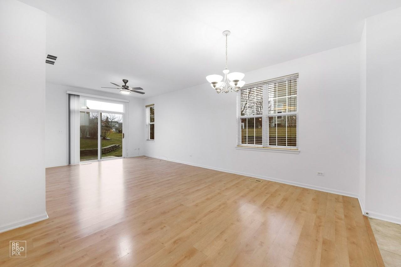 2853 Falling Waters Dr - Photo 2 of 11