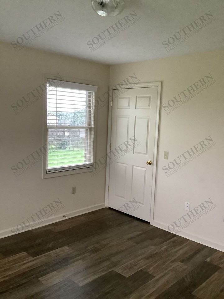 300B Trista Ln - Photo 3 of 5