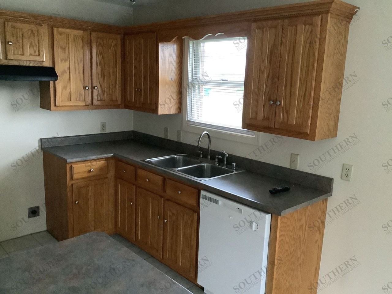 300B Trista Ln - Photo 4 of 5