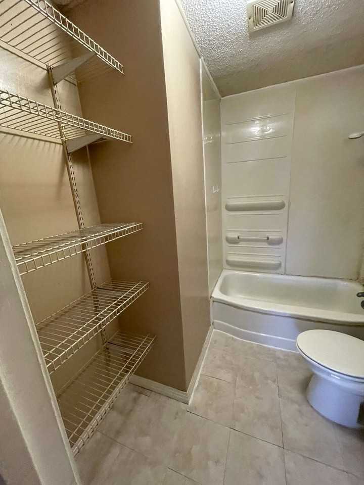 1441 Cypress St - Photo 4 of 5