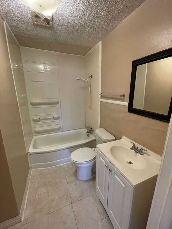 1441 Cypress St - Photo 5 of 5