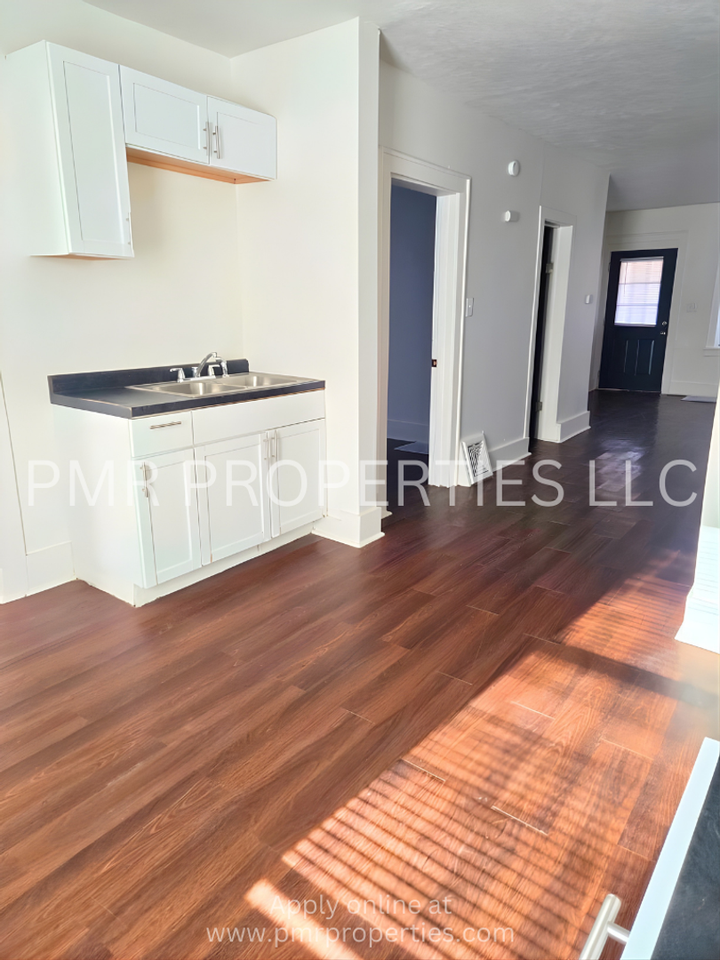 2439 Larimore Ave - Photo 7 of 10