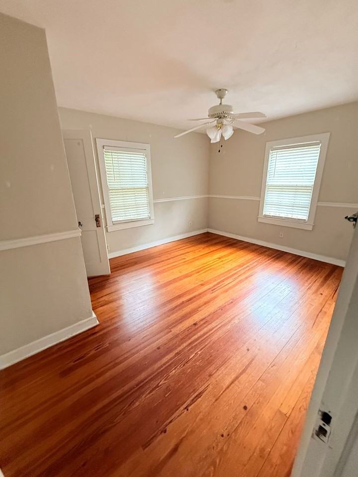 715 E College Ave - Photo 5 of 14