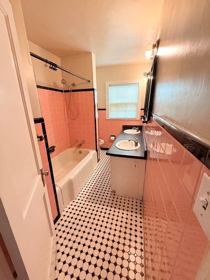 715 E College Ave - Photo 6 of 14