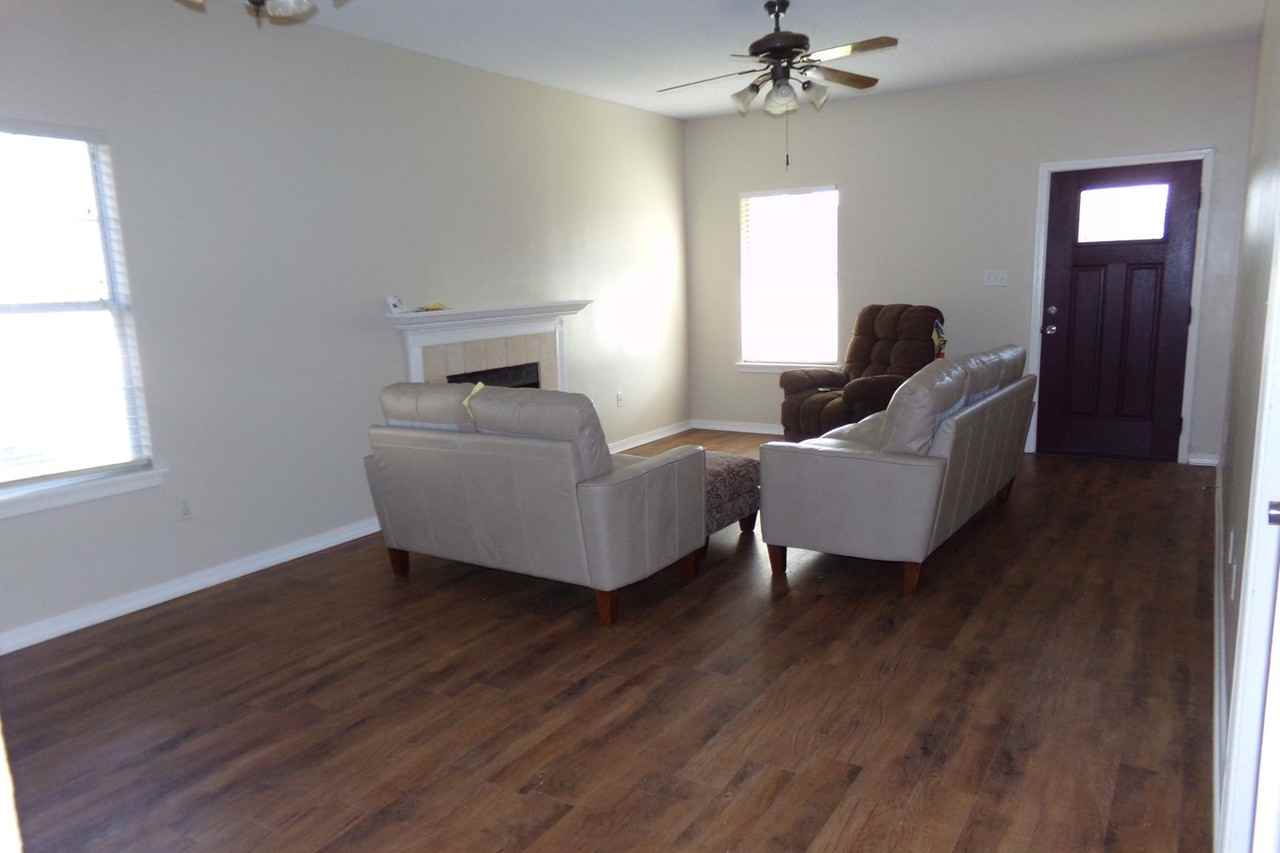 1520 W Kentucky Ave - Photo 4 of 14