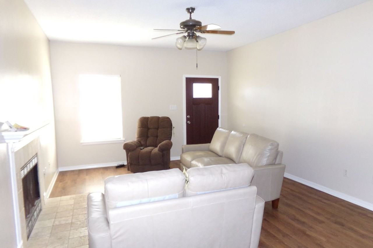 1520 W Kentucky Ave - Photo 6 of 14