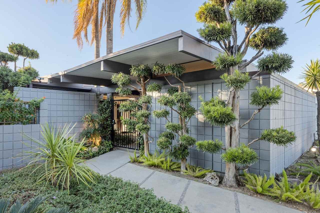 10347 Cozycroft Ave - Photo 6 of 50