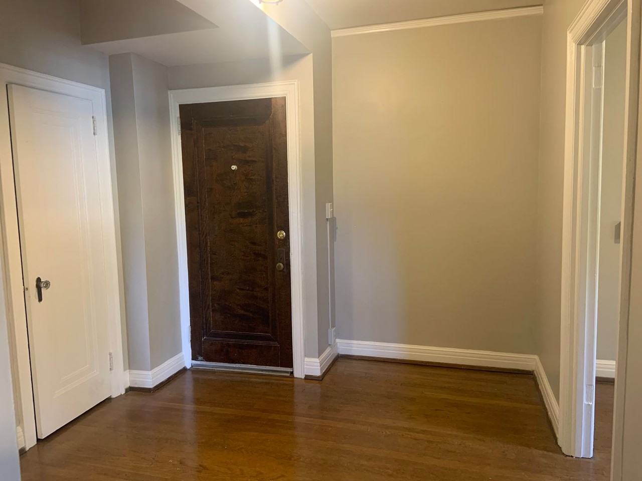 Winburn Court Apartments - Photo 3 of 11