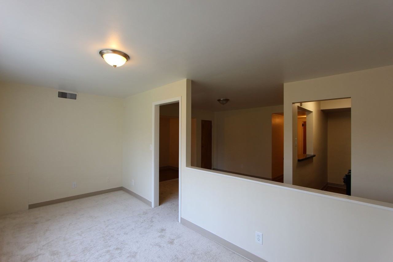 Whitney Avenue Apartments - Photo 3 of 18