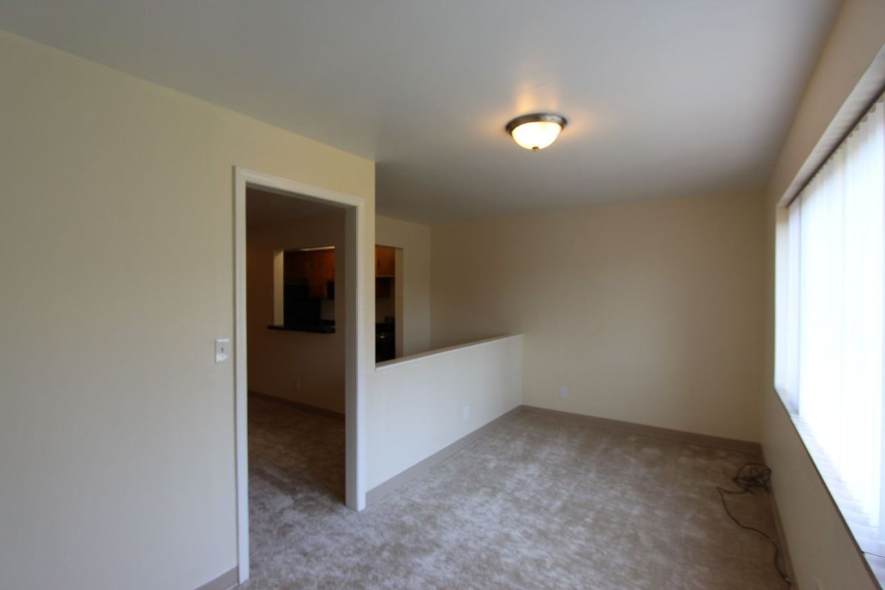 Whitney Avenue Apartments - Photo 4 of 18