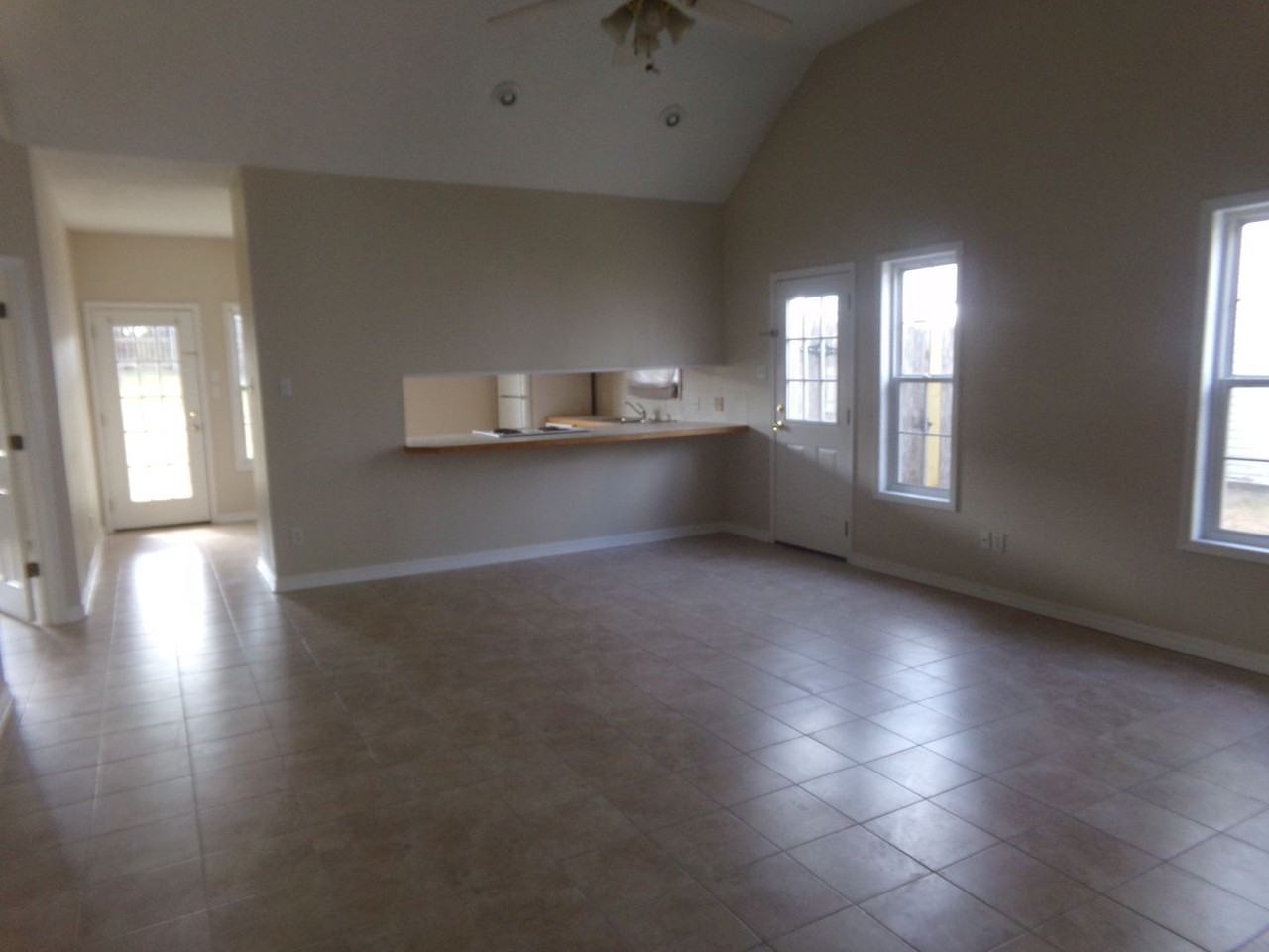 901 Cook St - Photo 3 of 20