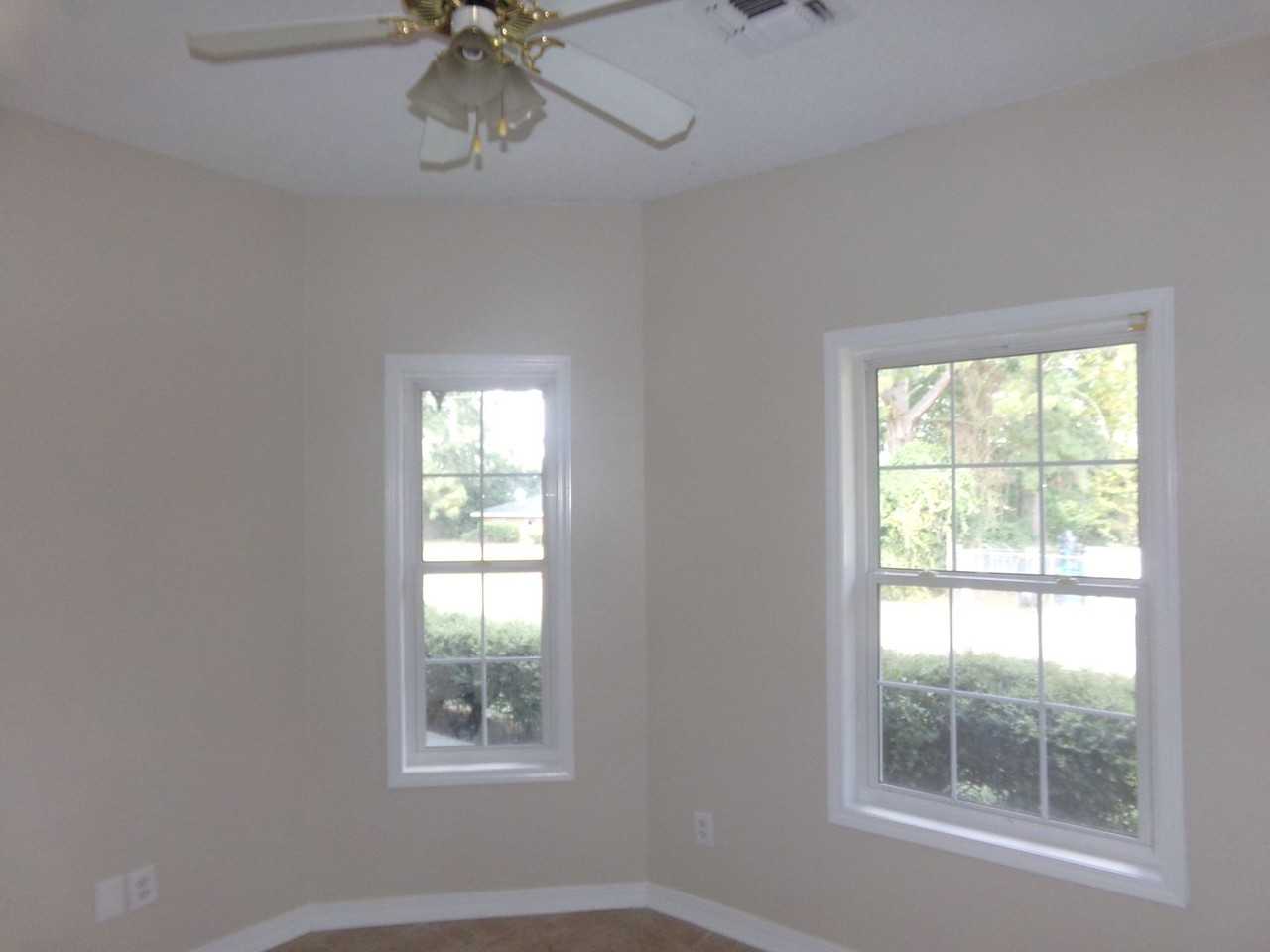 901 Cook St - Photo 6 of 20