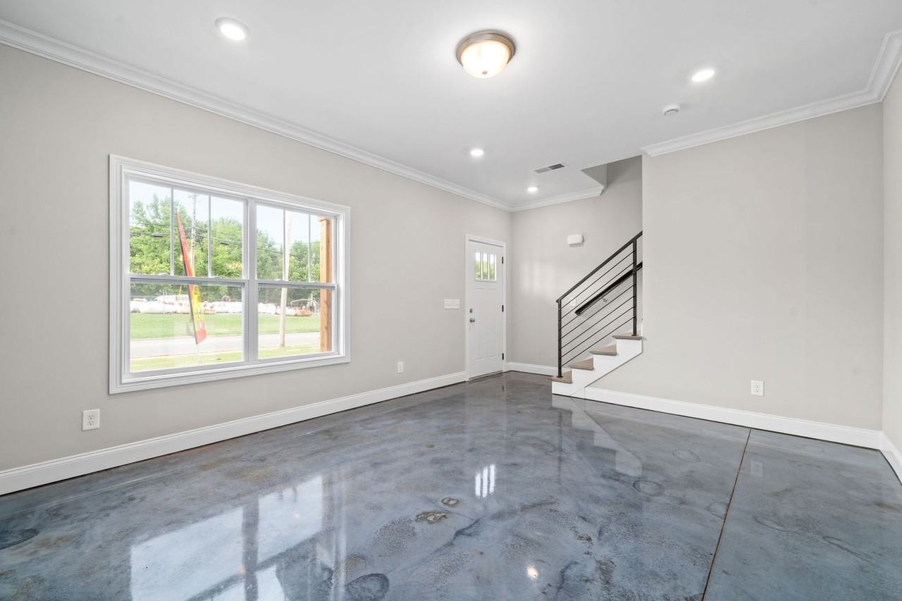 1395 Crossland Ave - Photo 6 of 27