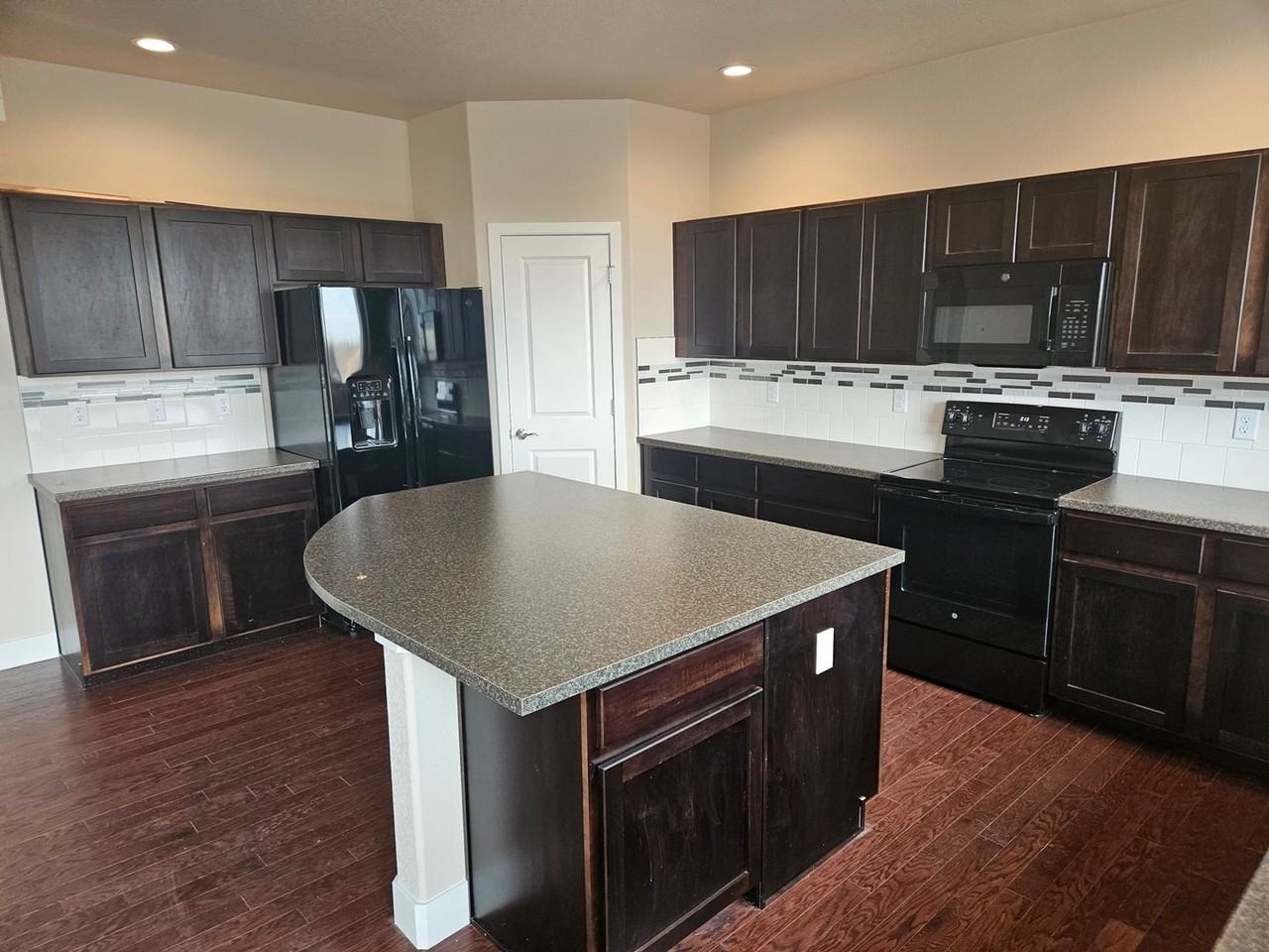 4368 Scenic Ln - Photo 2 of 15