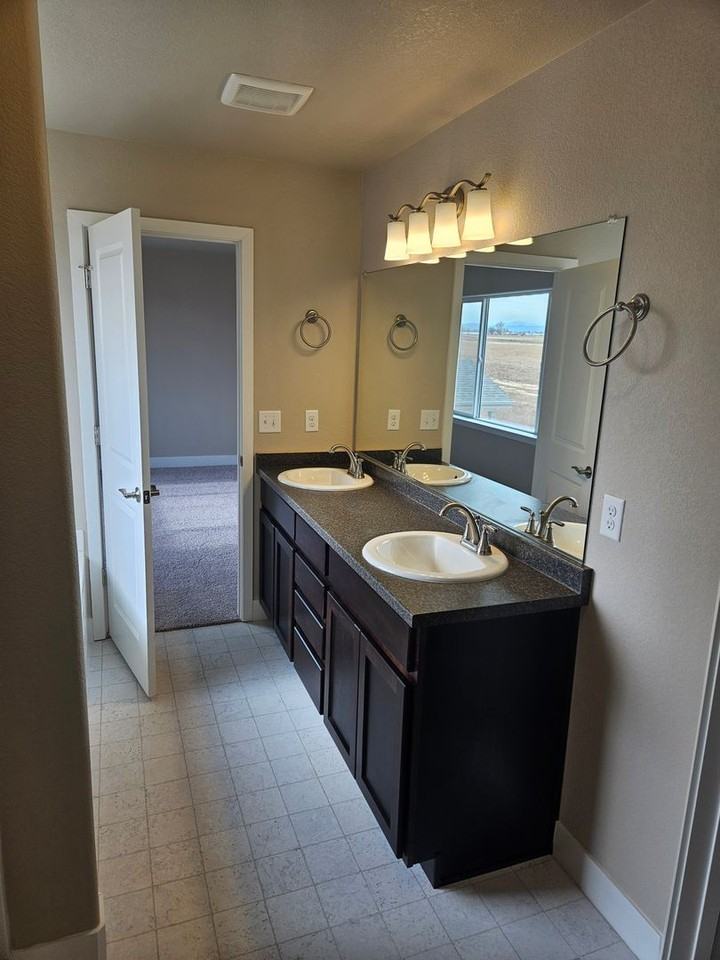 4368 Scenic Ln - Photo 5 of 15