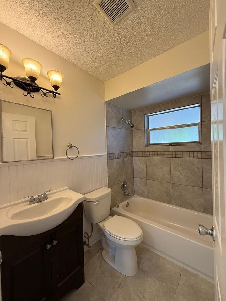 8649 Paxton Dr - Photo 6 of 11