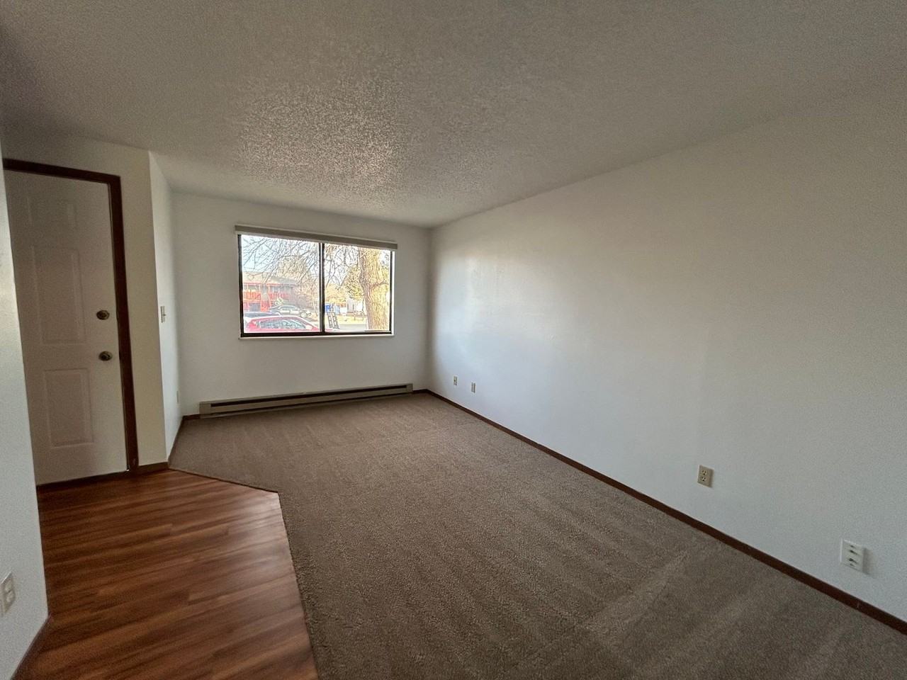 217 Glenda Dr - Photo 2 of 12