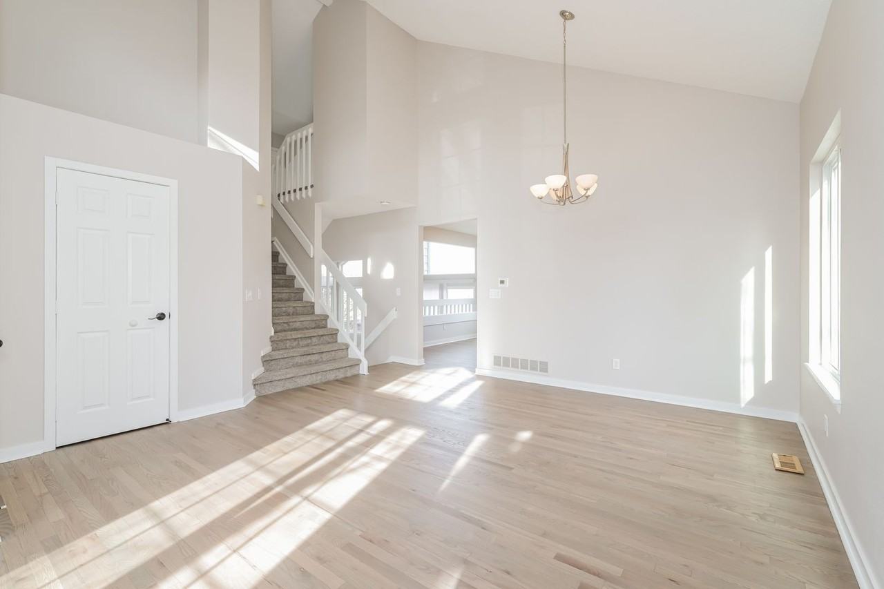 1248 Ascot Ave - Photo 3 of 23