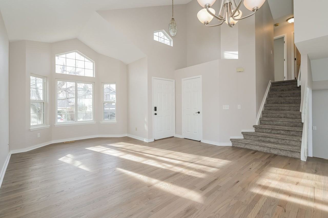 1248 Ascot Ave - Photo 4 of 23