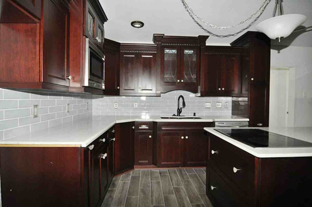 708 Midway Dr W - Photo 3 of 21