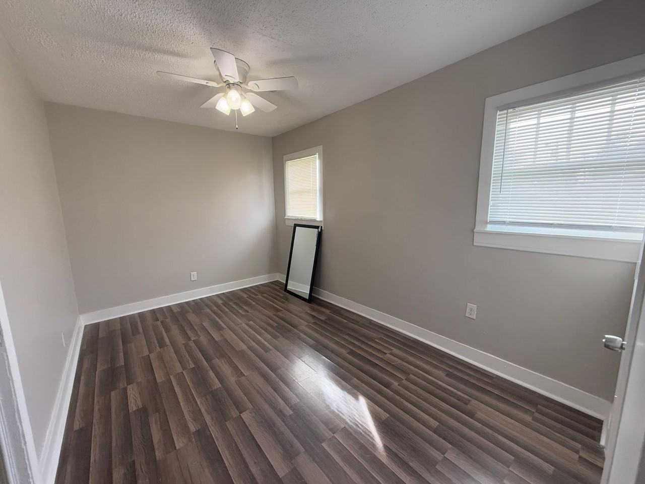 116 S Stanford St - Photo 7 of 9