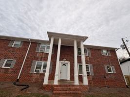 featured image of 612 N College Dr