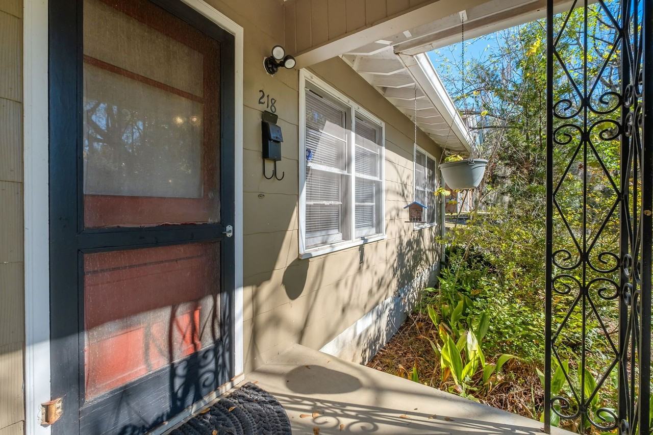 218 W 1st Ave - Photo 3 of 22