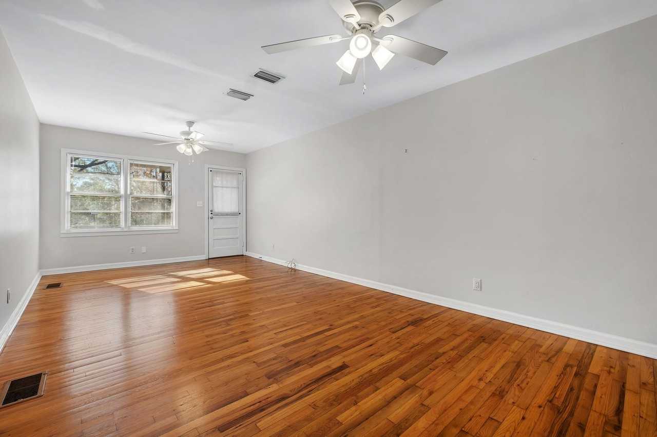 218 W 1st Ave - Photo 6 of 22