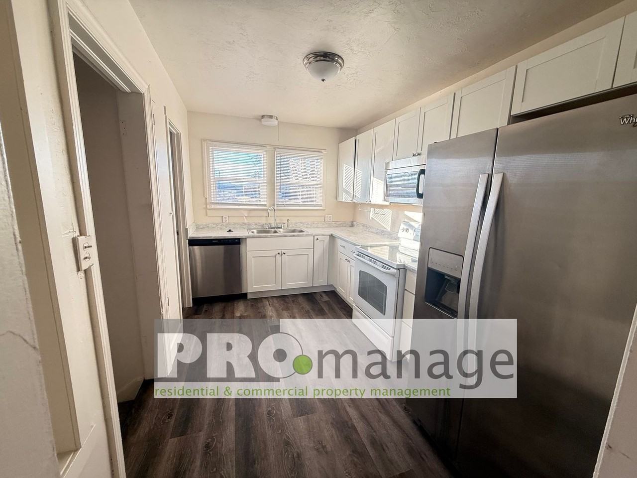 446 S Park Ave - Photo 2 of 14