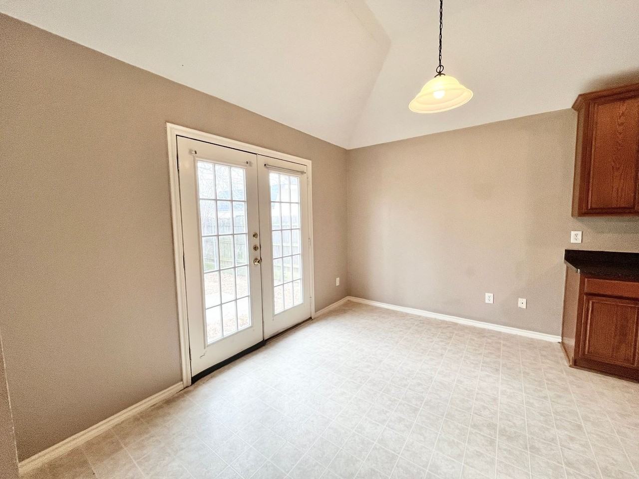 1109 Hidden Glade Dr - Photo 4 of 19