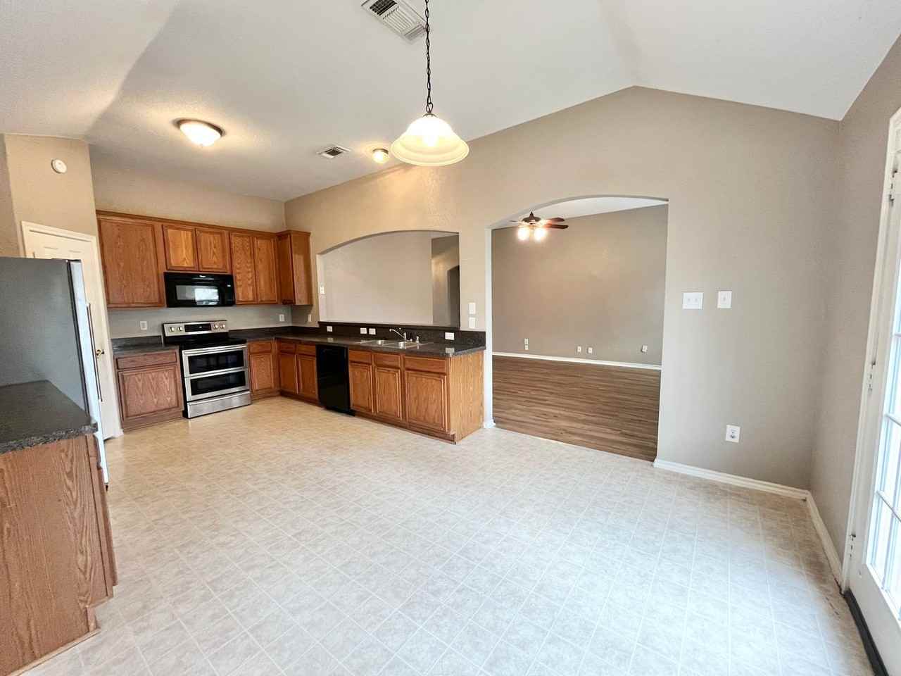 1109 Hidden Glade Dr - Photo 5 of 19