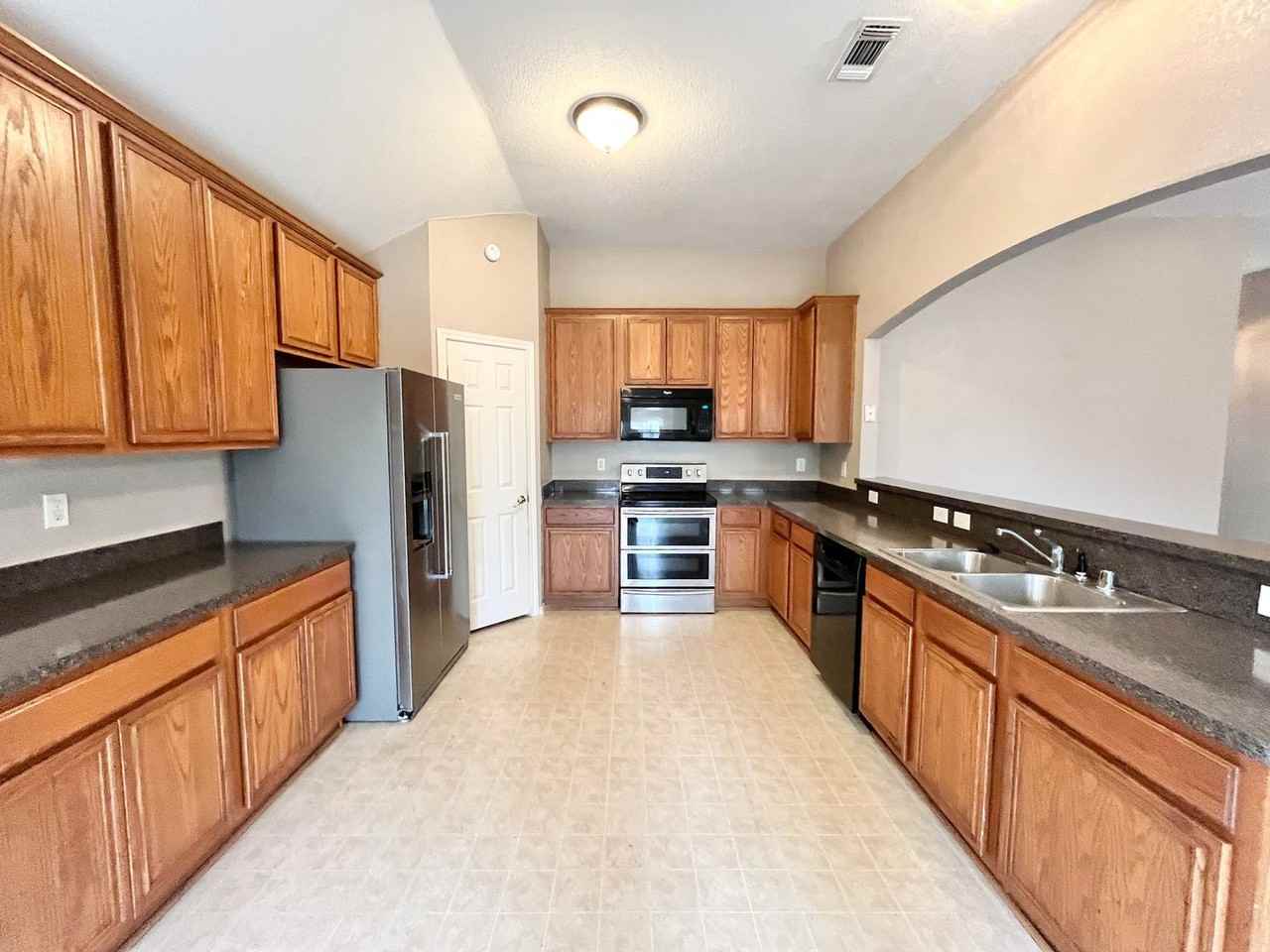 1109 Hidden Glade Dr - Photo 6 of 19