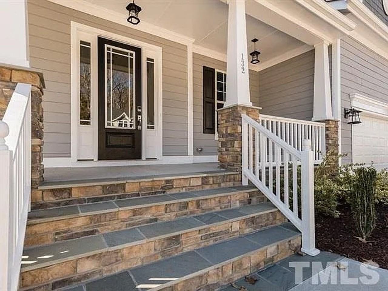 132 Larkin Ln - Photo 2 of 18