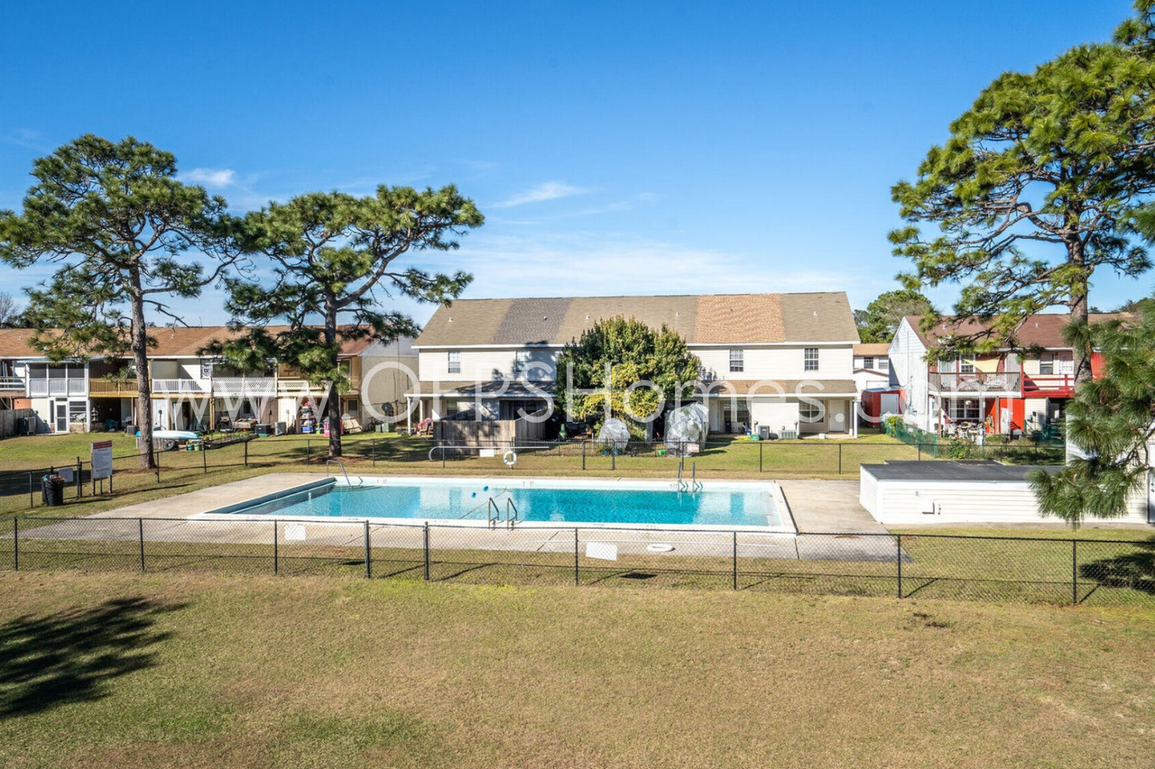 145 4th Ave - Photo 3 of 15