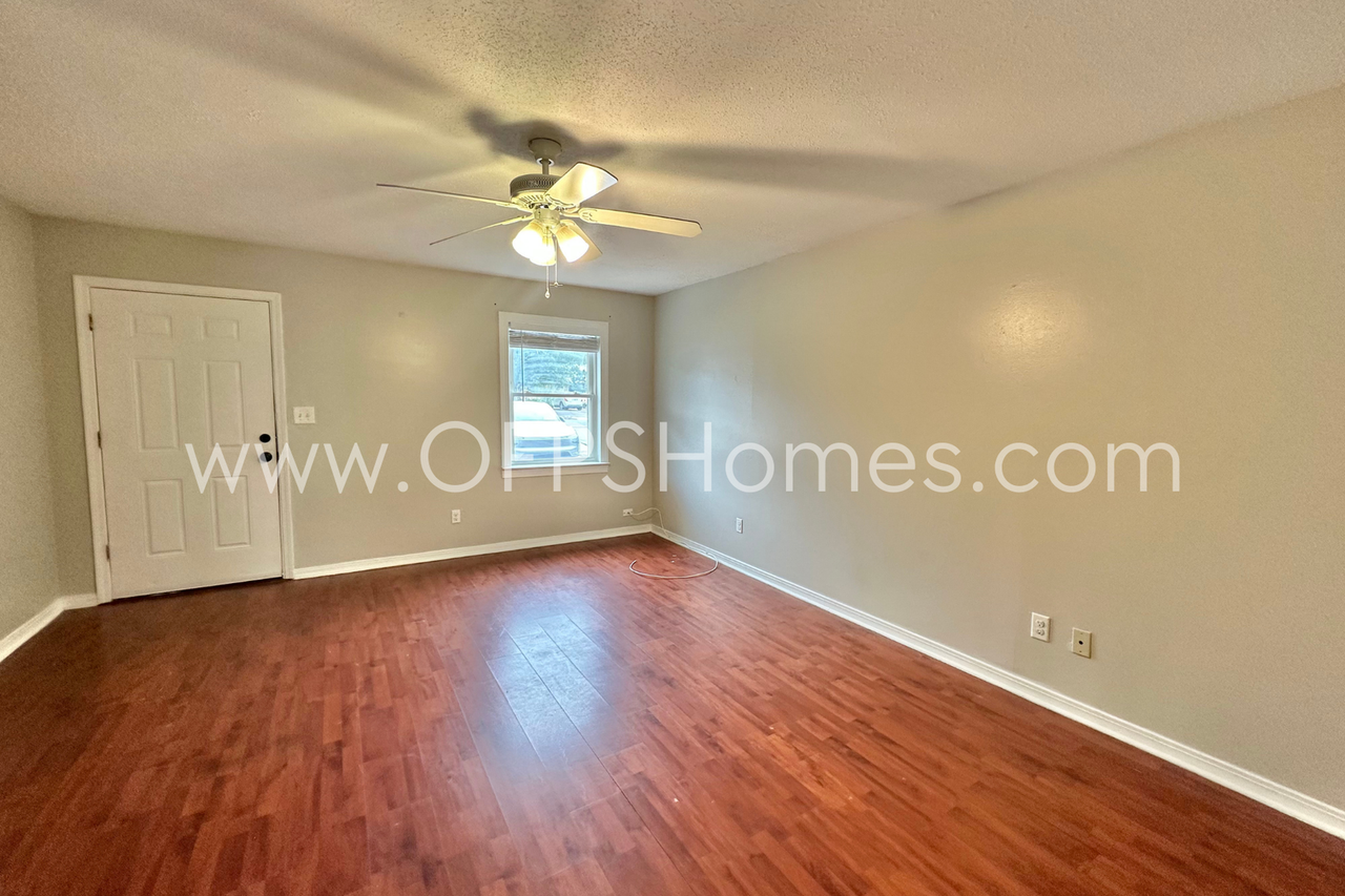 145 4th Ave - Photo 4 of 15