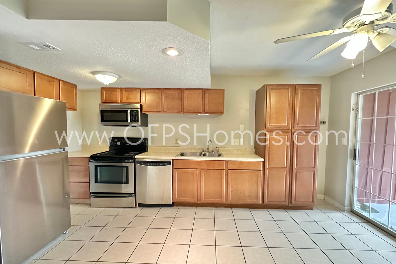 145 4th Ave - Photo 5 of 15